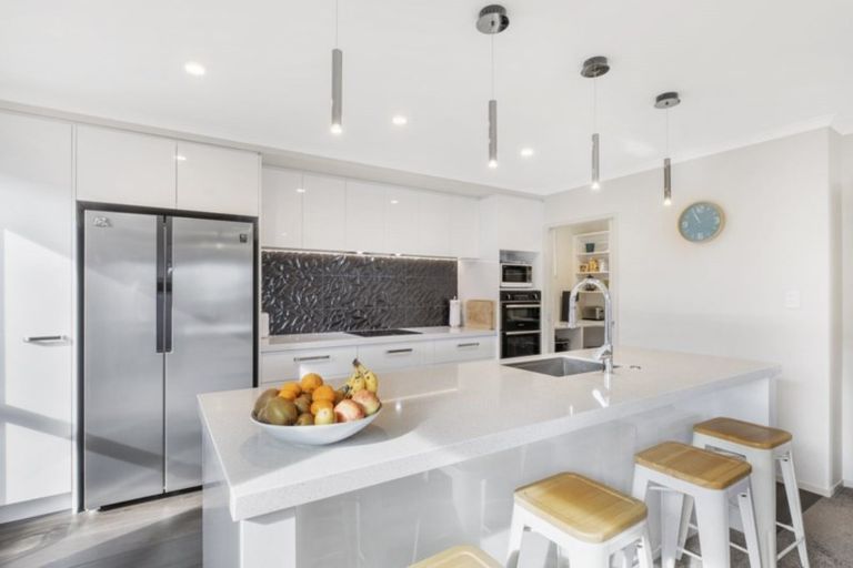 Photo of property in 6 Selliera Place, Papamoa Beach, Papamoa, 3118