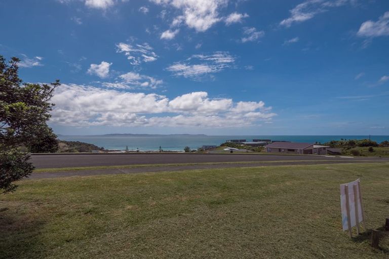 Photo of property in 36 Dudley Crescent, Cable Bay, 0420