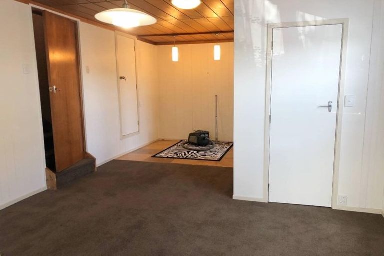 Photo of property in 13 Seakens Way, Glen Eden, Auckland, 0602