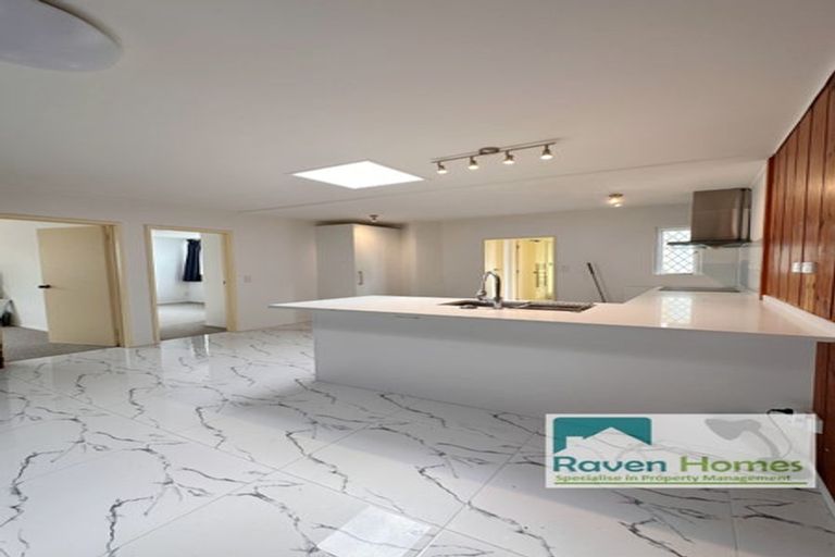 Photo of property in 20 Humphrey Kemp Avenue, Henderson, Auckland, 0612