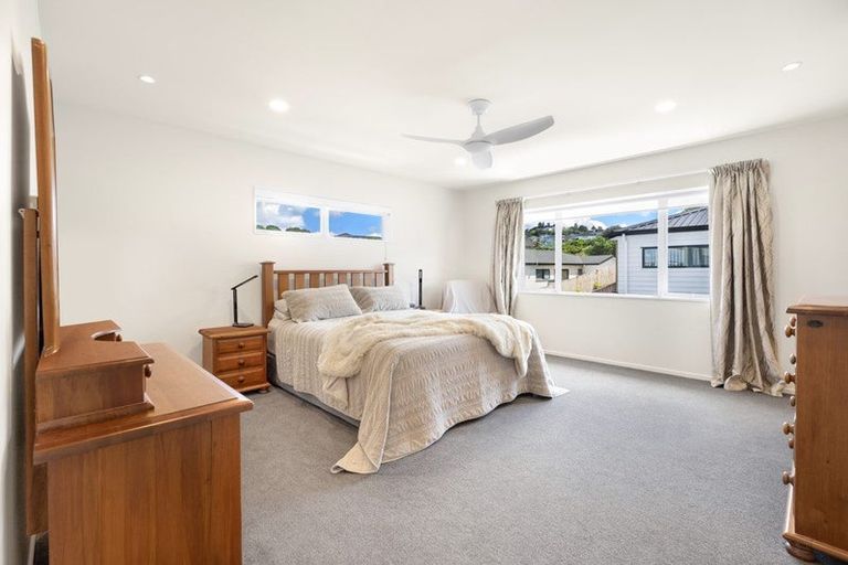 Photo of property in 18 Kahu Close, Orewa, 0931