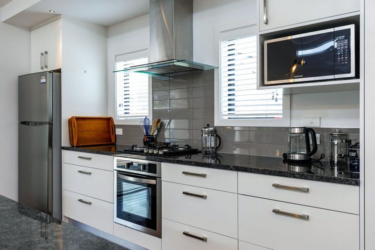 Photo of property in 29 Beach Road, Waikawa, Picton, 7220