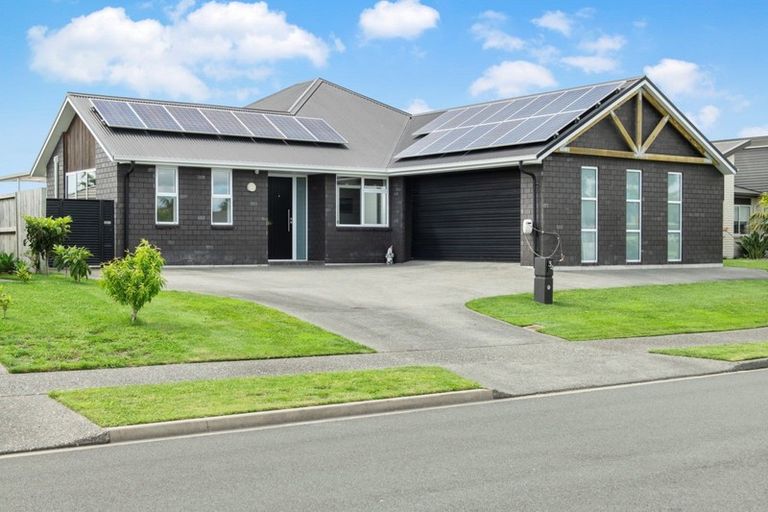 Photo of property in 34 Cassinia Close, Papamoa Beach, Papamoa, 3118