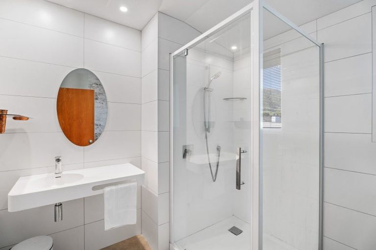 Photo of property in 2c Macandrew Lane, Wanaka, 9305