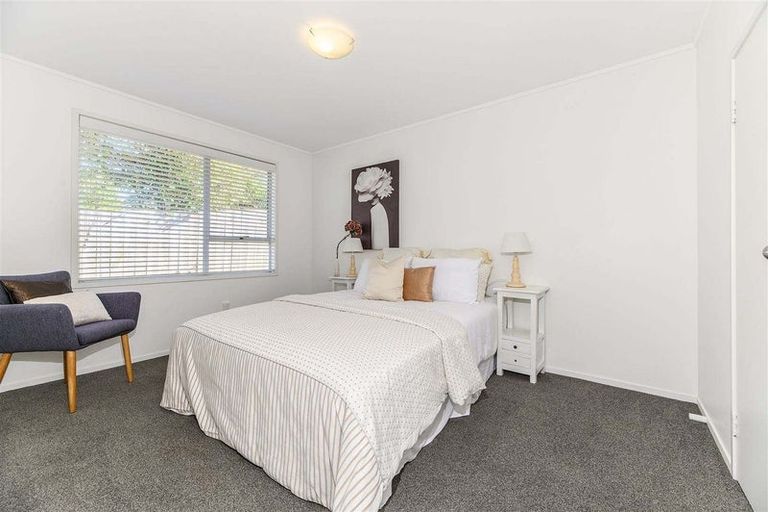 Photo of property in 380 East Coast Road, Sunnynook, Auckland, 0630