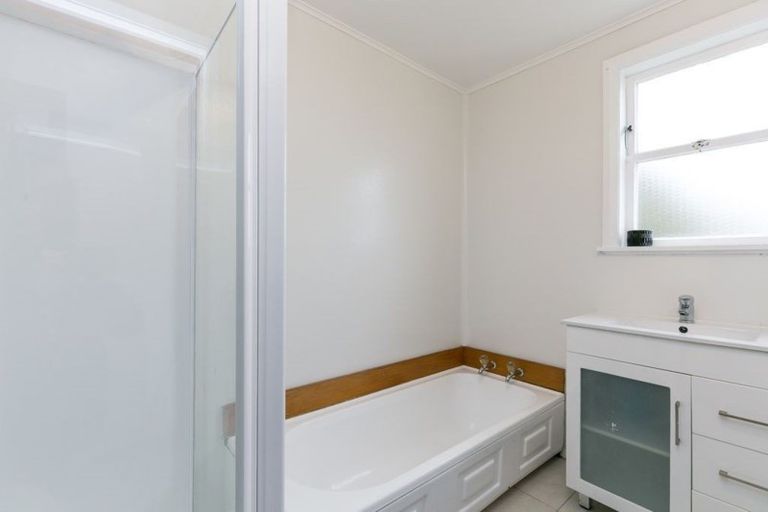 Photo of property in 37f3 Bould Street, Johnsonville, Wellington, 6037