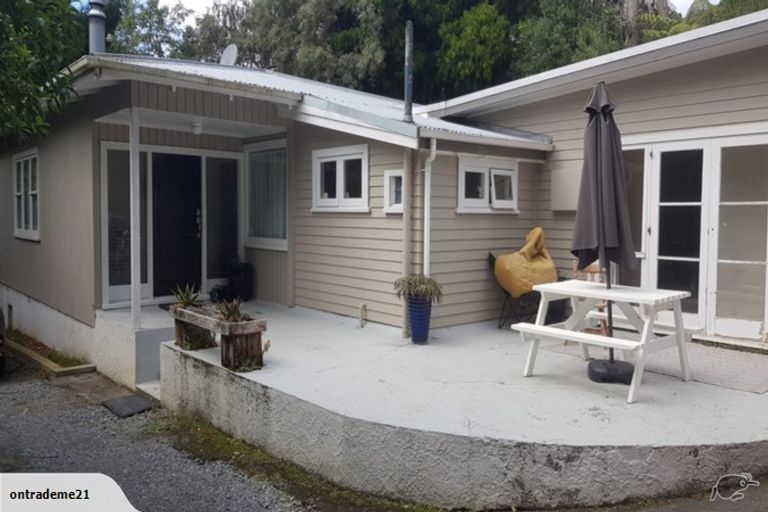 Photo of property in 36 Jocelyn Crescent, Pinehaven, Upper Hutt, 5019