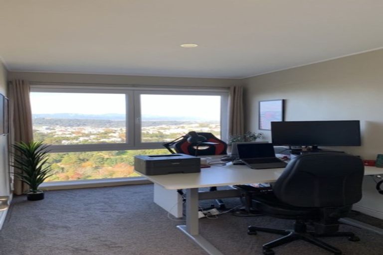 Photo of property in 51 Harbour View Road, Northland, Wellington, 6012