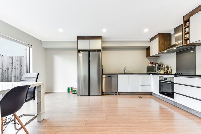 Photo of property in 90u2 Carrington Avenue, Silverdale, Hamilton, 3216