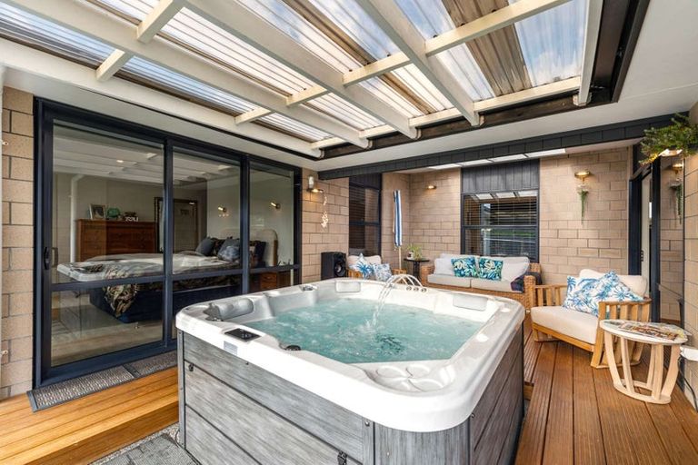 Photo of property in 45 Golf Vue Place, Castlecliff, Whanganui, 4501