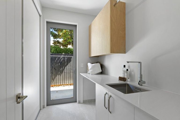 Photo of property in 96a Saint James Avenue, Papanui, Christchurch, 8053