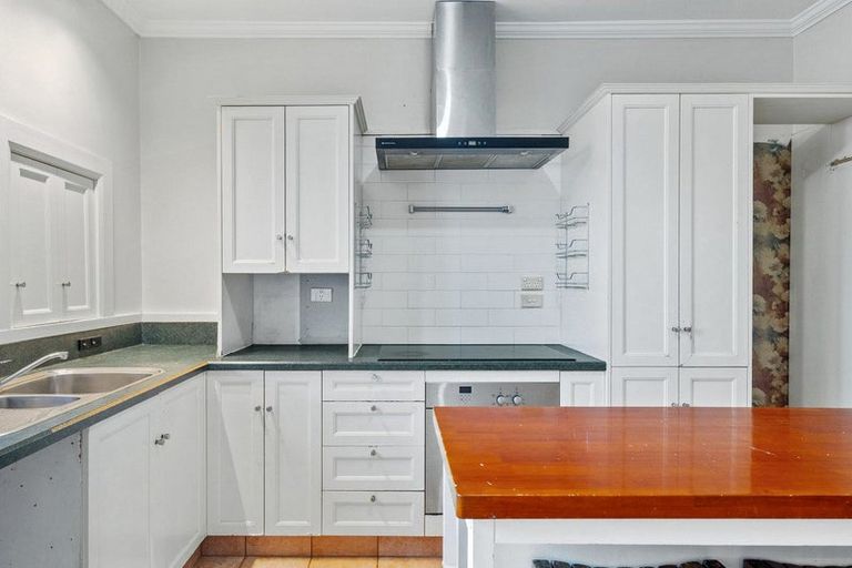 Photo of property in 8 Annandale Avenue, Takaro, Palmerston North, 4410