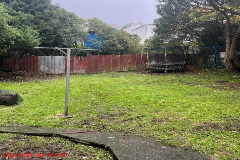 Photo of property in 180-182 Ohiro Road, Brooklyn, Wellington, 6021