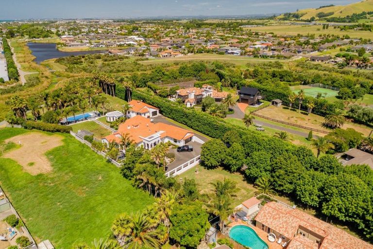 Photo of property in 11 St Clair Place, Browns Bay, Auckland, 0630