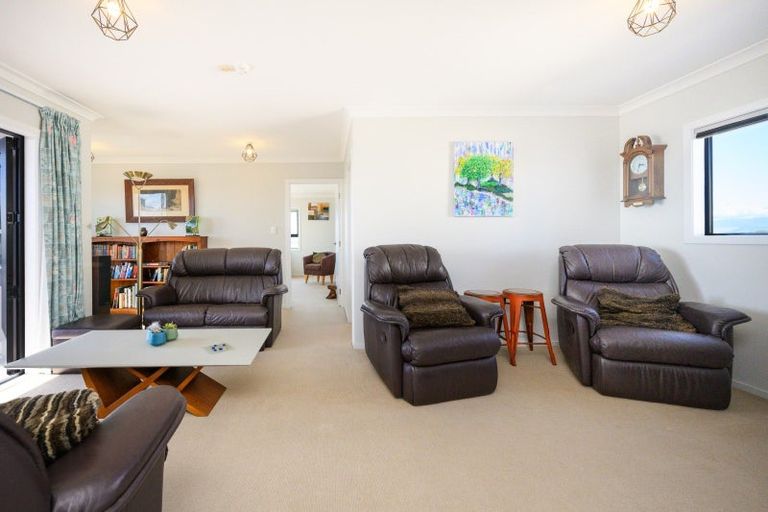 Photo of property in 17 Marine Parade South, Foxton Beach, Foxton, 4815