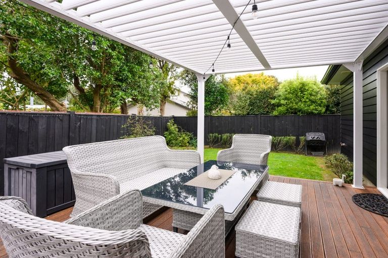 Photo of property in 5a Athlone Place, Hokowhitu, Palmerston North, 4410