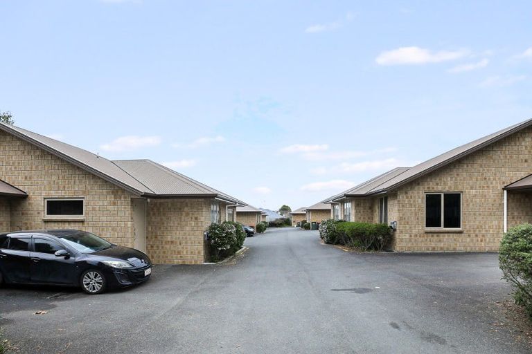 Photo of property in 114u1 Old Farm Road, Hamilton East, Hamilton, 3216