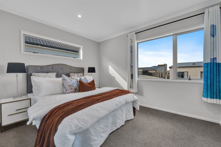 Photo of property in 13 Sacred Kingfisher Road, Hobsonville, Auckland, 0616