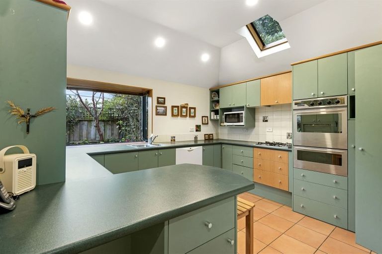 Photo of property in 84a Hinau Street, Riccarton, Christchurch, 8041