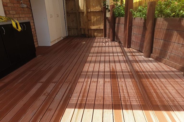 Photo of property in 18 Plumstead Rise, Glen Eden, Auckland, 0602