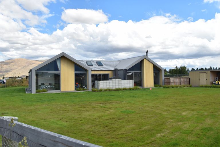 Photo of property in 21 Peak Drive, Twizel, 7901