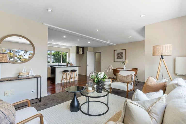 Photo of property in 2/845 East Coast Road, Northcross, Auckland, 0630