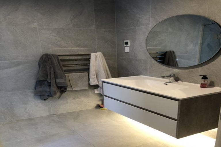 Photo of property in 15 Pohewa Road, Silverdale, 0932