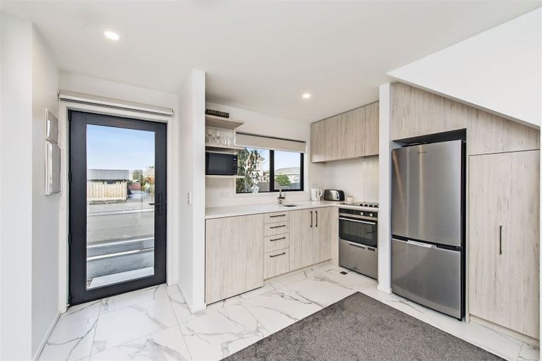 Photo of property in 2/241 Lincoln Road, Addington, Christchurch, 8024