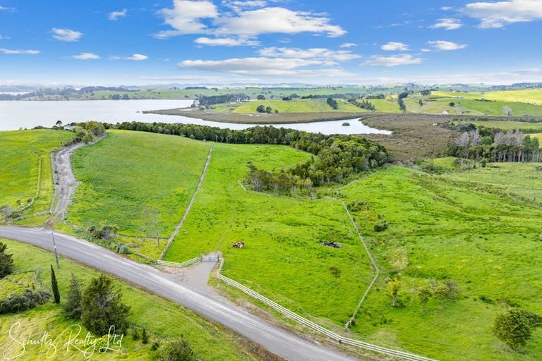 Photo of property in 186 Metcalfe Road, Matakohe, 0593