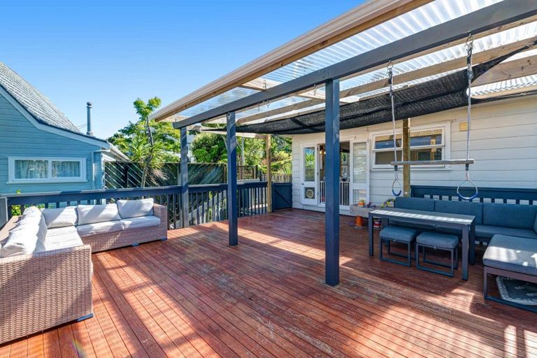 Photo of property in 245 Vipond Road, Stanmore Bay, Whangaparaoa, 0932