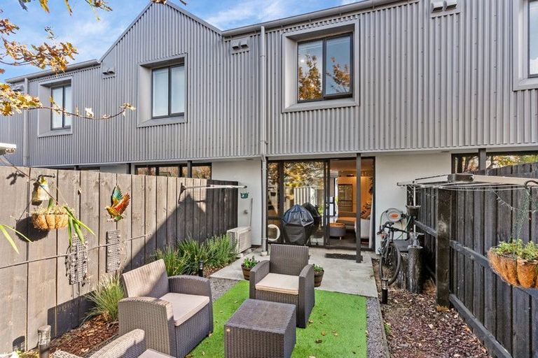 Photo of property in 9/30 Frederick Street, Waltham, Christchurch, 8011