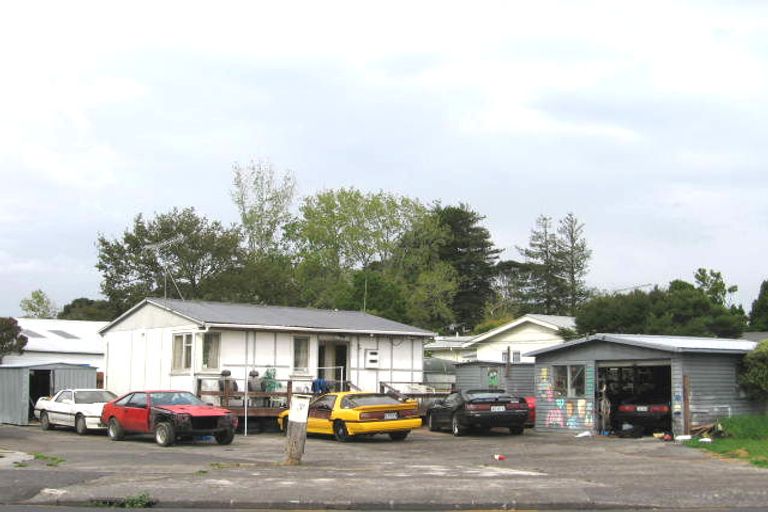 Photo of property in 126 Glendale Road, Glen Eden, Auckland, 0602