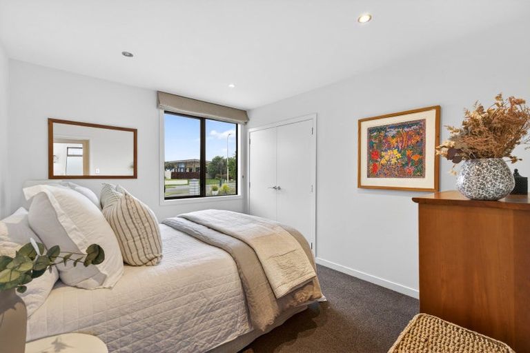 Photo of property in 11 Mer Place, Bay View, Napier, 4104