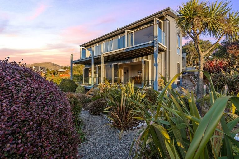 Photo of property in 18 Stoddart Terrace, Diamond Harbour,  8971