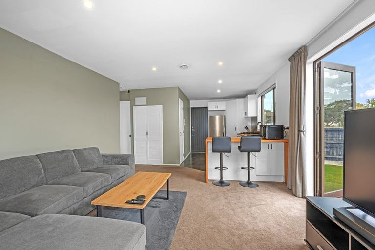 Photo of property in 1/84 Queenspark Drive, Parklands, Christchurch, 8083