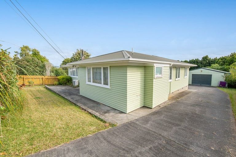 Photo of property in 9 Hand Road, Helensville, 0800