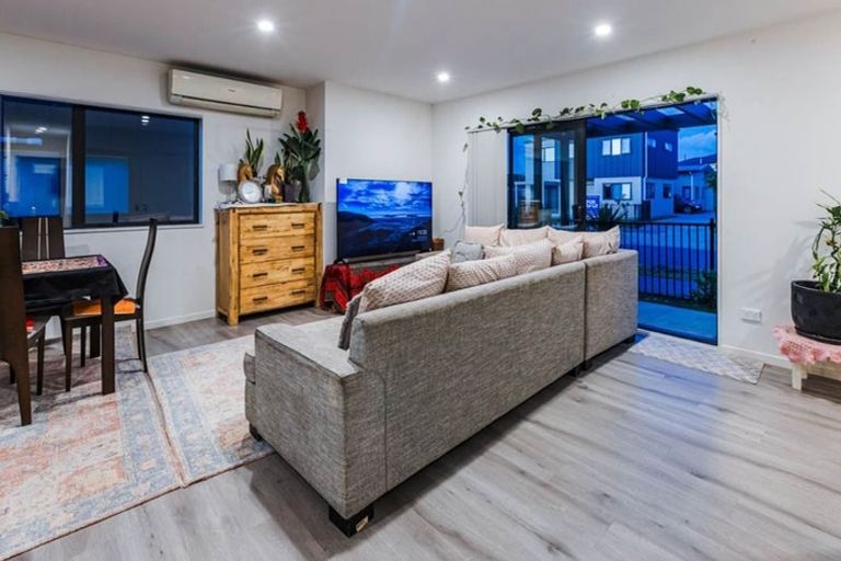 Photo of property in 45 Black Beech Crescent, Takanini, 2110