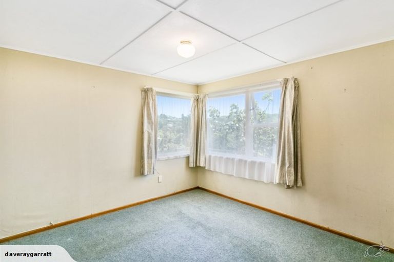 Photo of property in 10 Tania Way, Paparangi, Wellington, 6037