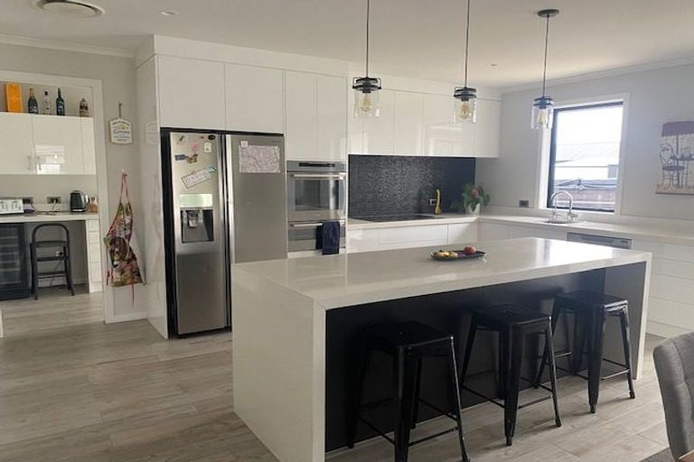 Photo of property in 123 Saint Kilda Road, Cambridge, 3434