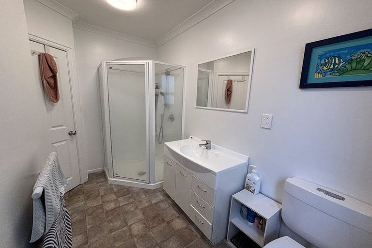 Photo of property in 121 Kelburn Parade, Kelburn, Wellington, 6012