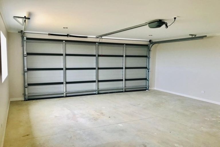 Photo of property in 61 Kirikiri Drive, Papakura, 2110