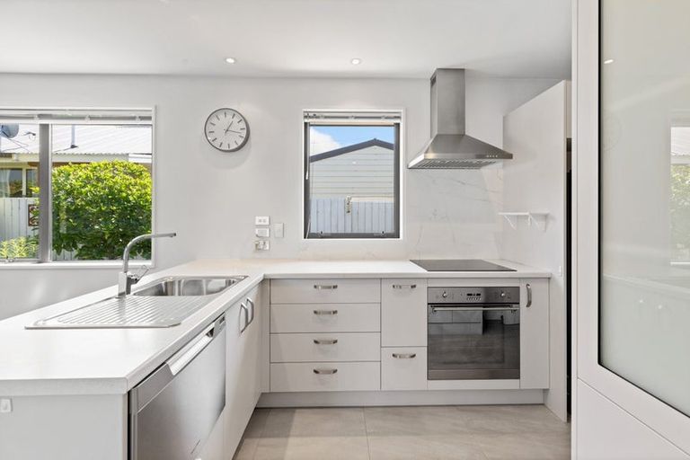 Photo of property in 72b Wilsons Road, Saint Martins, Christchurch, 8022