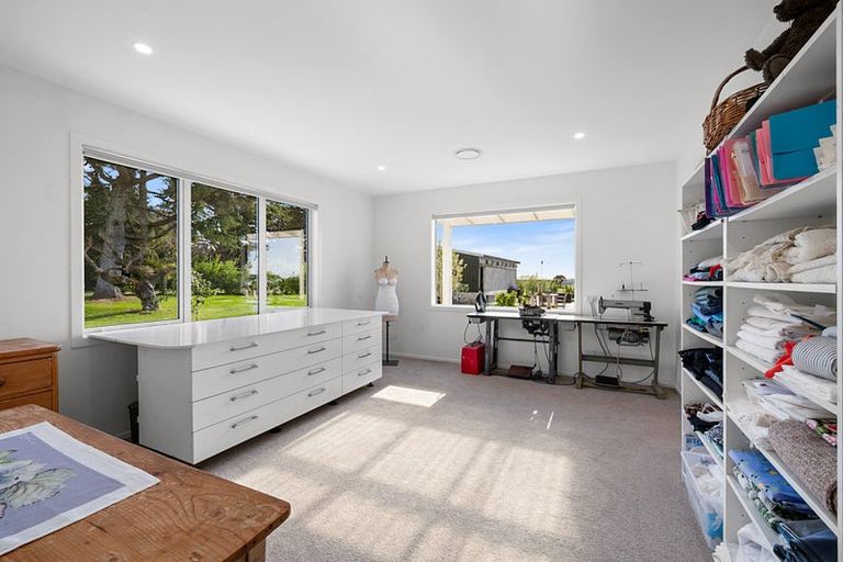 Photo of property in 130 Cross Road, Lepperton, New Plymouth, 4373