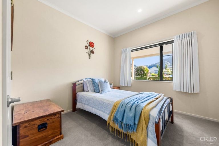Photo of property in 11 Ormrod Grove, Riverstone Terraces, Upper Hutt, 5018