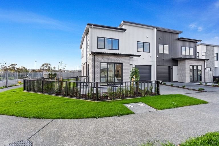 Photo of property in 16 Riria Crescent, Takanini, 2112