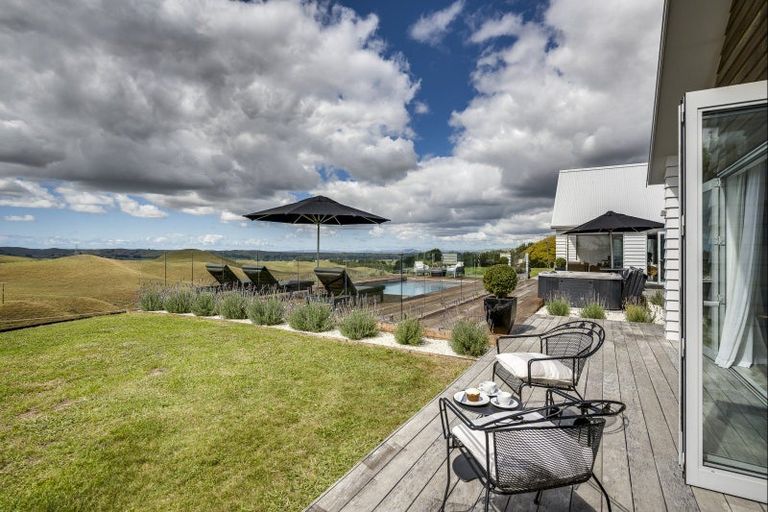 Photo of property in 1232 Taihape Road, Sherenden, Hastings, 4179