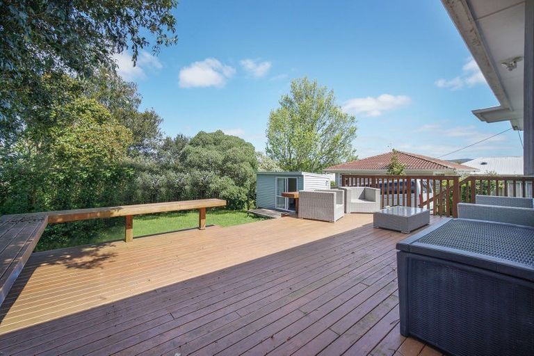 Photo of property in 35 Woodside Road, Massey, Auckland, 0614