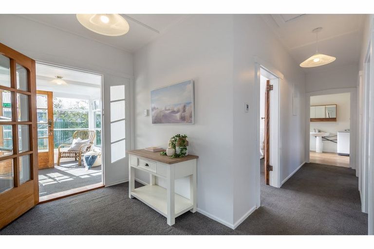 Photo of property in 7 Clouston Street, Saint Martins, Christchurch, 8022