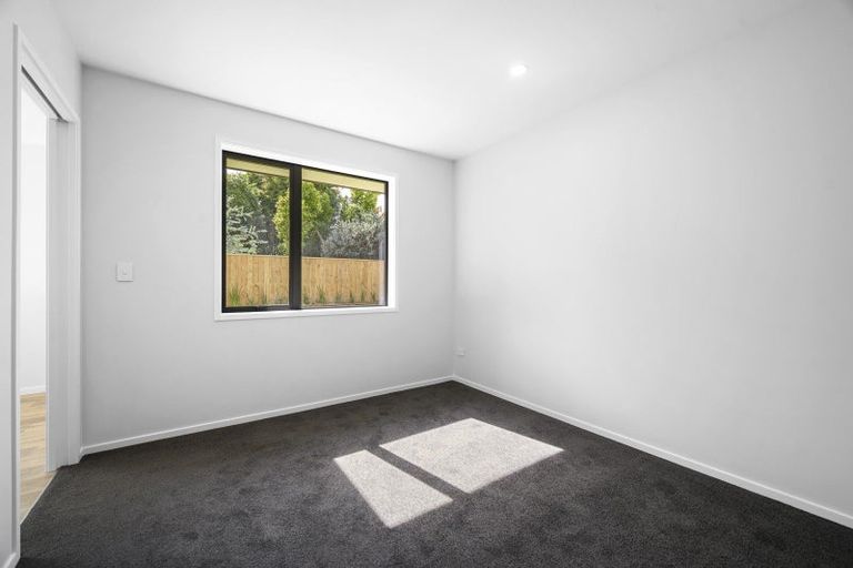 Photo of property in 10b Gradwell Place, Two Mile Bay, Taupo, 3330