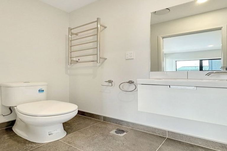 Photo of property in 38 Whati Lane, Henderson, Auckland, 0612